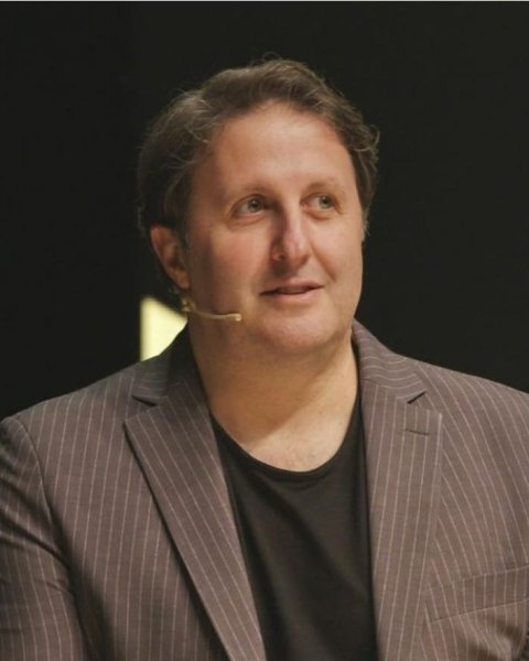 İlker Ayrık